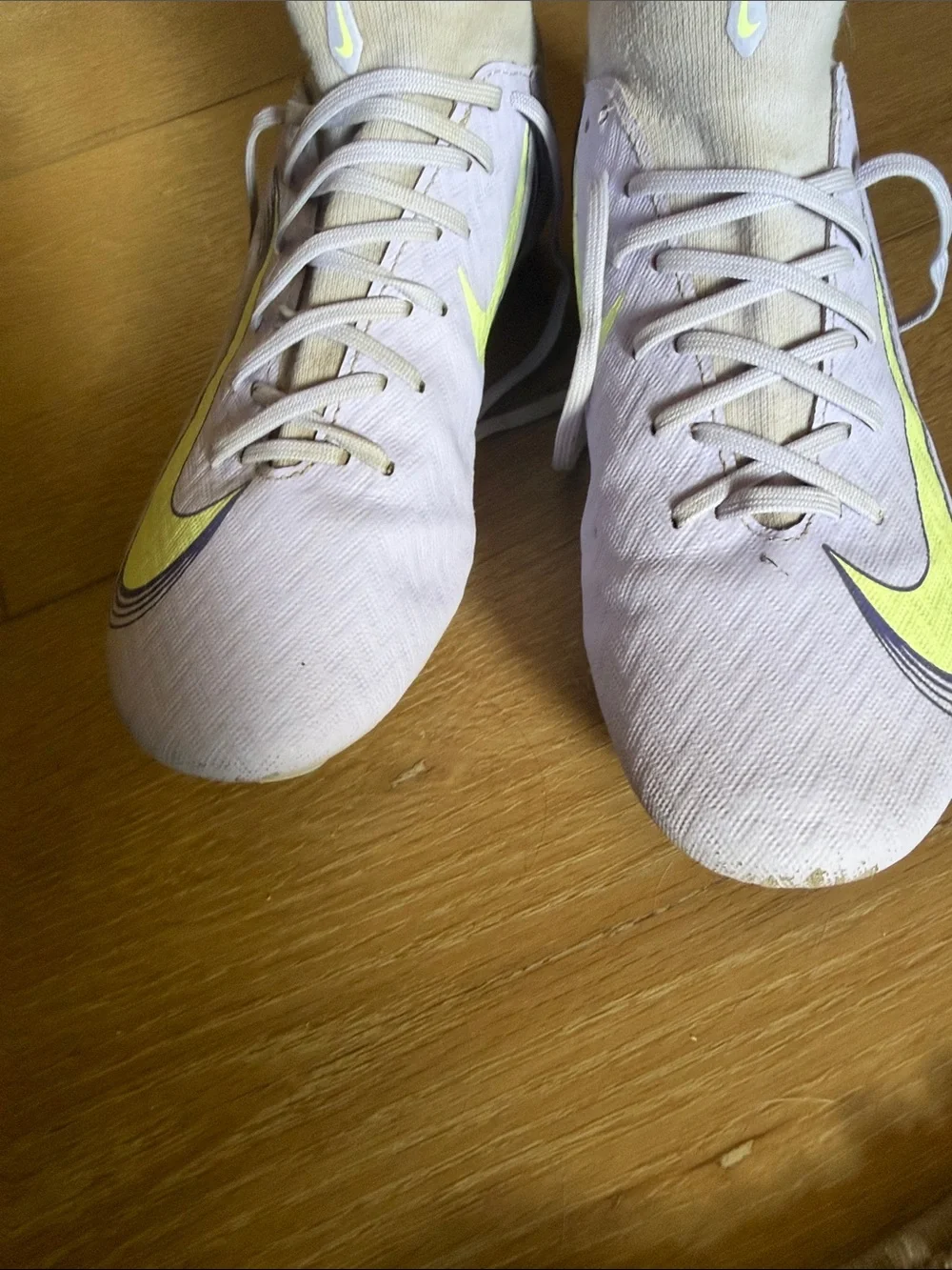 Nike Women’s Light Purple Lace-Up Soccer Boots with Yellow Swoosh